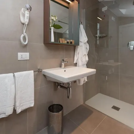 Otel Canton Dell'orto 2*